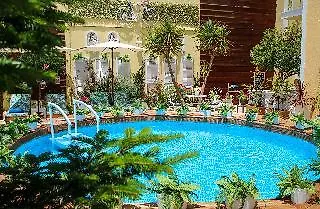 Palm Grove Complex 3*